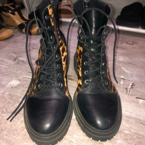 Vince Camuto boots size 9M